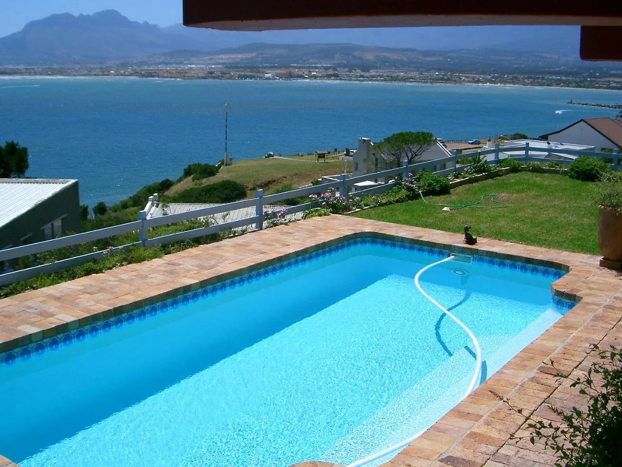 Whale Views Apartment Gordons Bay South Africa